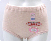 【日本製】アンゴラ混　ショーツ / ボリュームのある厚地素材です。遠赤外線を発するセラミックスを糸に練り込んでいます。